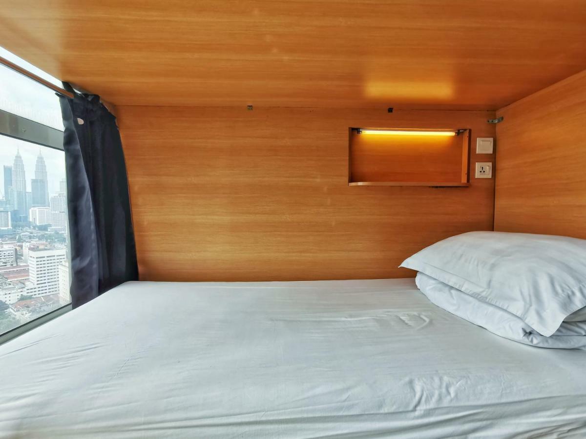 Penthouse On 34 - The Highest Unit And Views In Regalia & Private Rooftop Terrace Hostel Kuala Lumpur