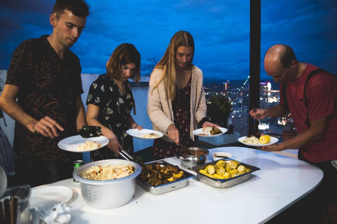 Hostel Penthouse On 34 - The Highest Unit And Views In Regalia & Private Rooftop Terrace