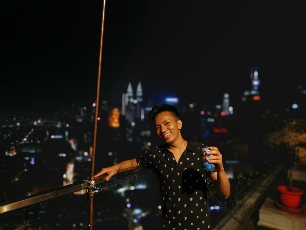 Hostel Penthouse On 34 - The Highest Unit And Views In Regalia & Private Rooftop Terrace Kuala Lumpur