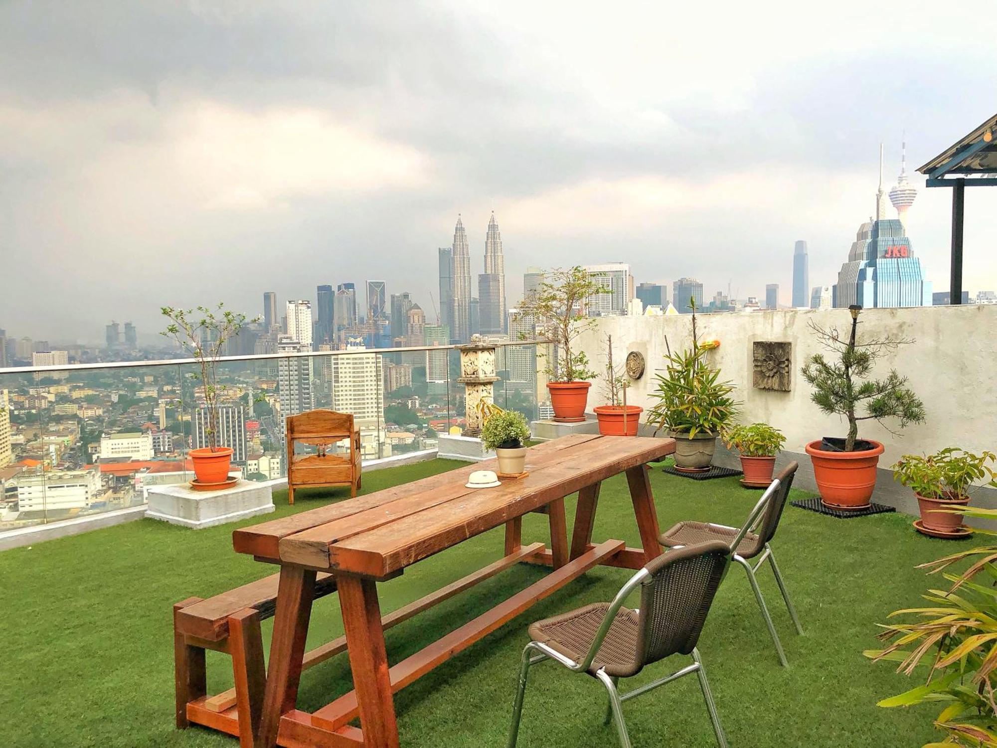 Penthouse On 34 - The Highest Unit And Views In Regalia & Private Rooftop Terrace Hostel *