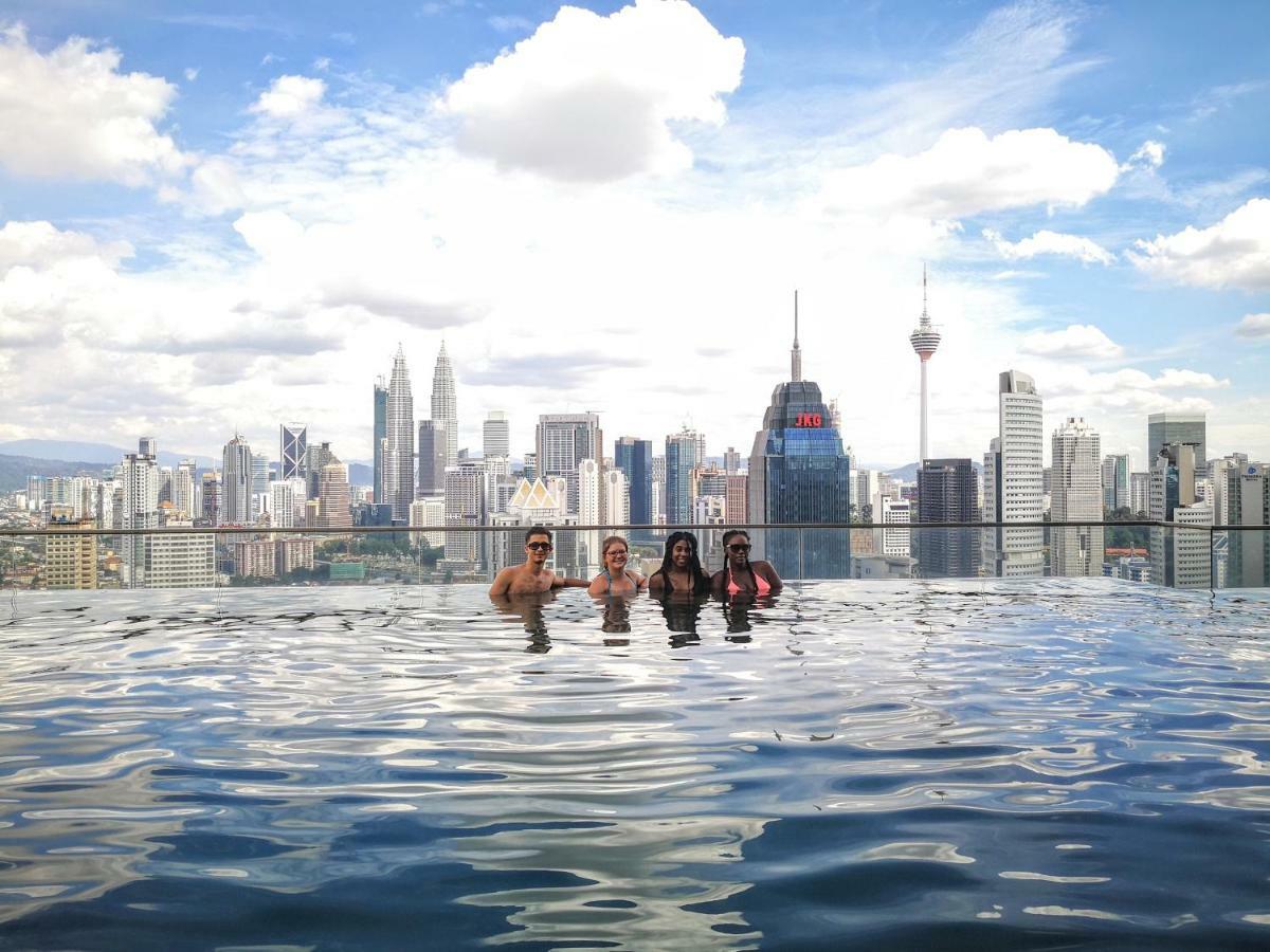 Hostel Penthouse On 34 - The Highest Unit And Views In Regalia & Private Rooftop Terrace Kuala Lumpur