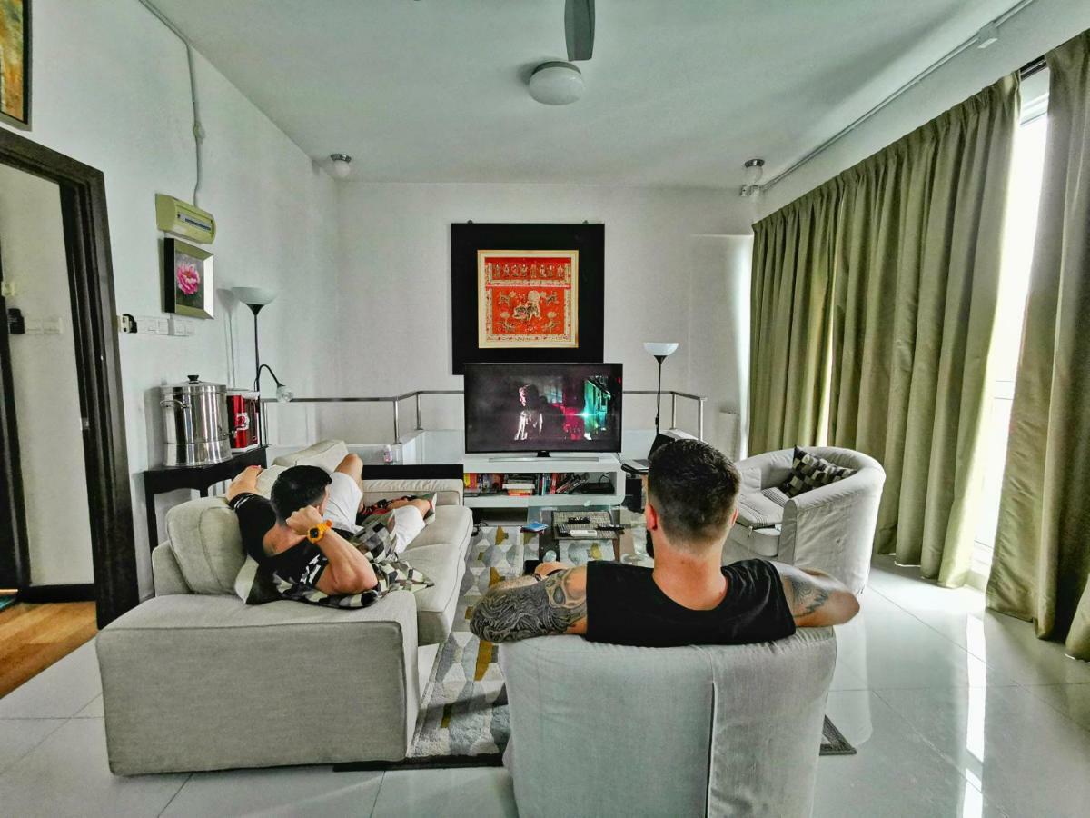Hostel Penthouse On 34 - The Highest Unit And Views In Regalia & Private Rooftop Terrace Kuala Lumpur