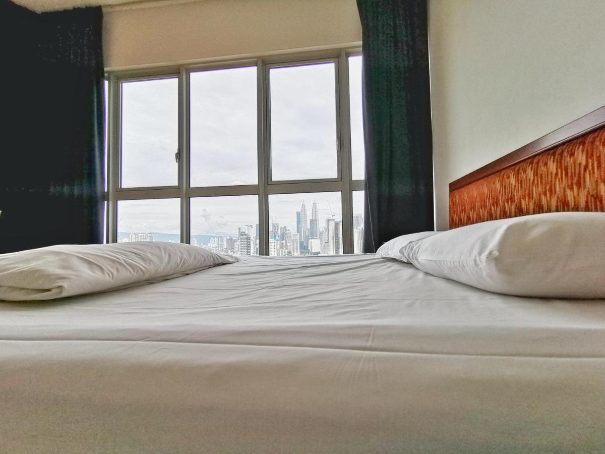 Penthouse On 34 - The Highest Unit And Views In Regalia & Private Rooftop Terrace Kuala Lumpur